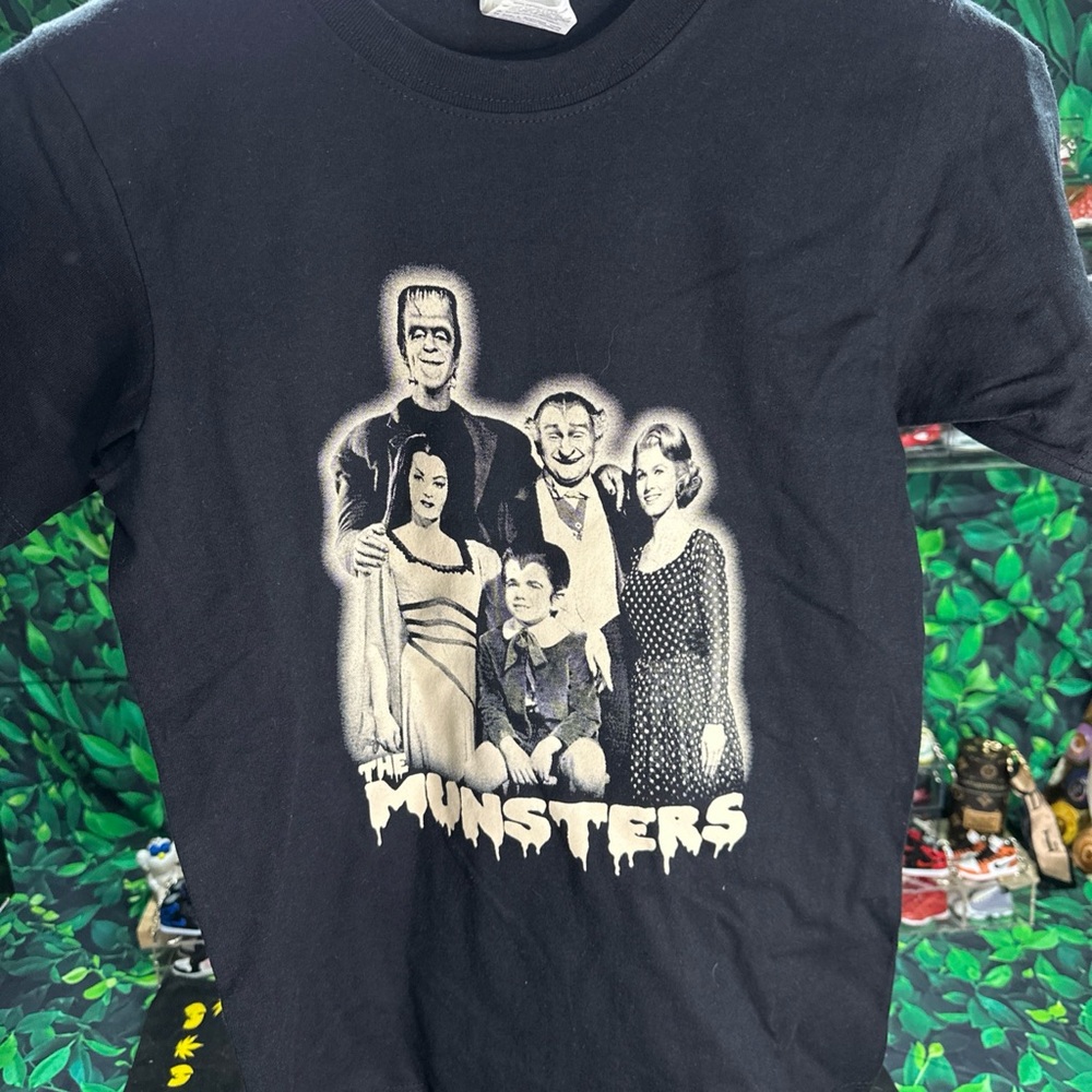 Munsters Black Kids T-Shirt Size XL NWOT - Picture 1 of 2